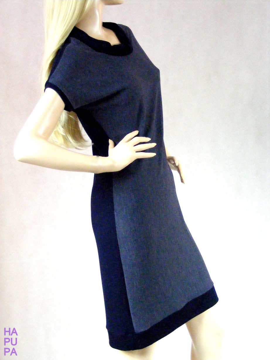 Fotografie pro model – Modré úpletové šaty s roláčkem